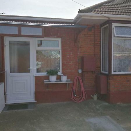 Rest Room Near To Heathrow Airport Ashford  Extérieur photo